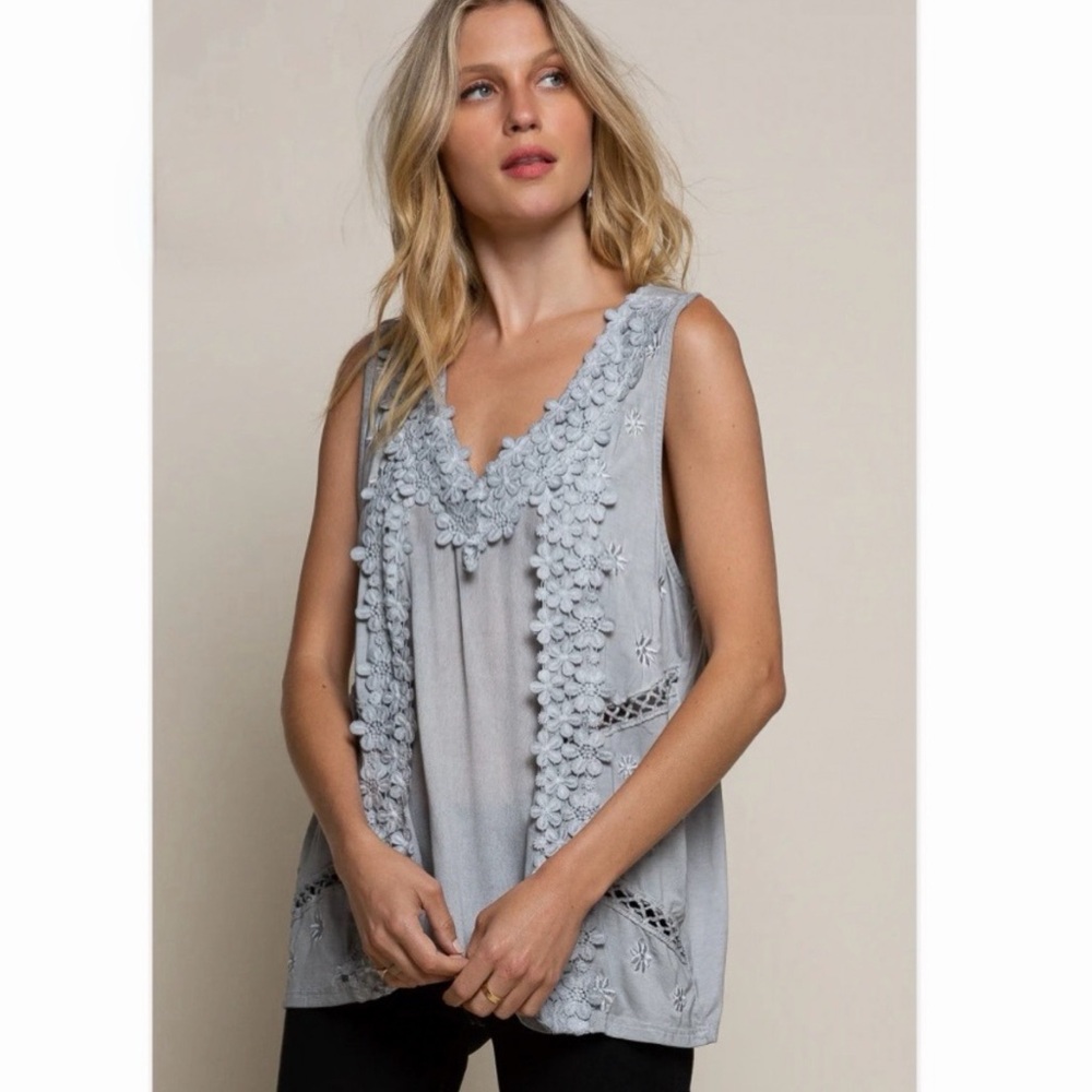 POL Floral Crochet Lace tank Top in Dove Grey! Oversized